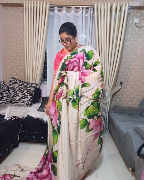 ইন্ডিয়ান ক্রেপ সিল্ক শাড়ি — সফট সিল্কে মনোমুগ্ধকর ফ্লোরাল প্রিন্ট