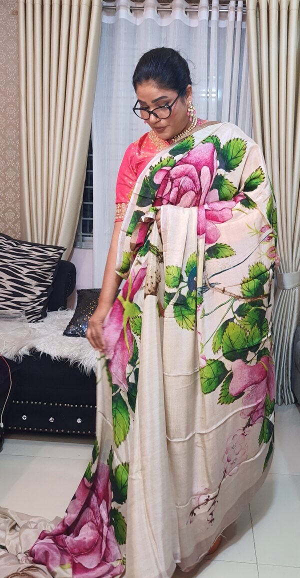 20240321_211437~2 ইন্ডিয়ান ক্রেপ সিল্ক শাড়ি — সফট সিল্কে মনোমুগ্ধকর ফ্লোরাল প্রিন্ট